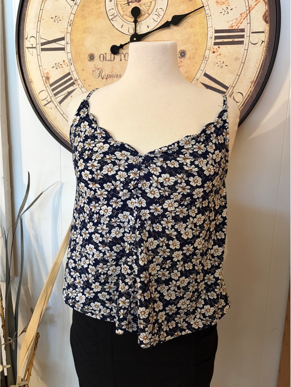 Fifty Street Women's Floral Print Navy Blue Top Size Medium